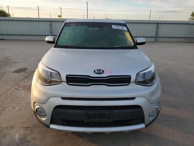 KNDJP3A56J7555300 - 2018 KIA SOUL + SILVER photo 5