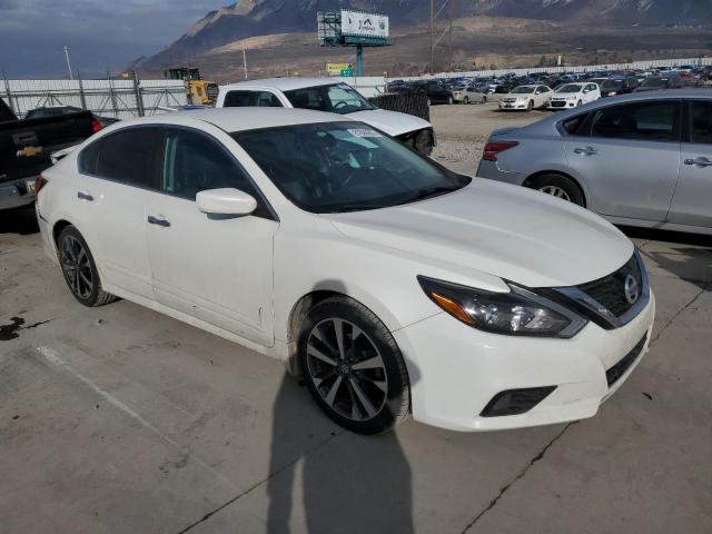 1N4AL3APXHC140307 - 2017 NISSAN ALTIMA 2.5 WHITE photo 4