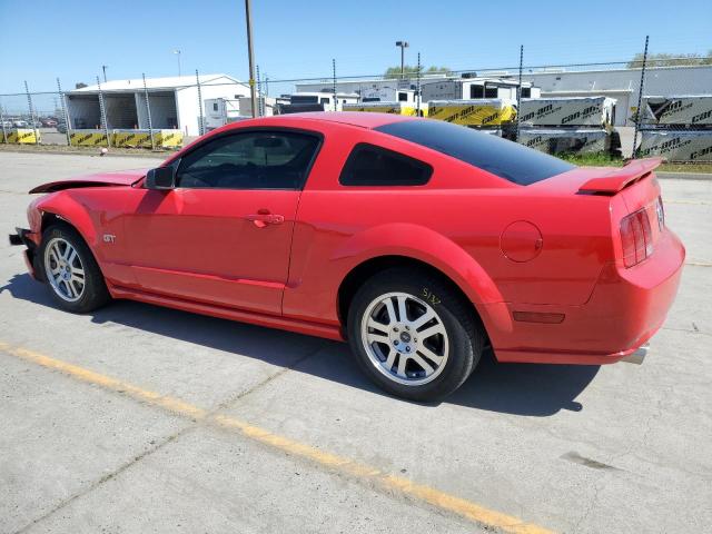 1ZVFT82H455175748 - 2005 FORD MUSTANG GT RED photo 2