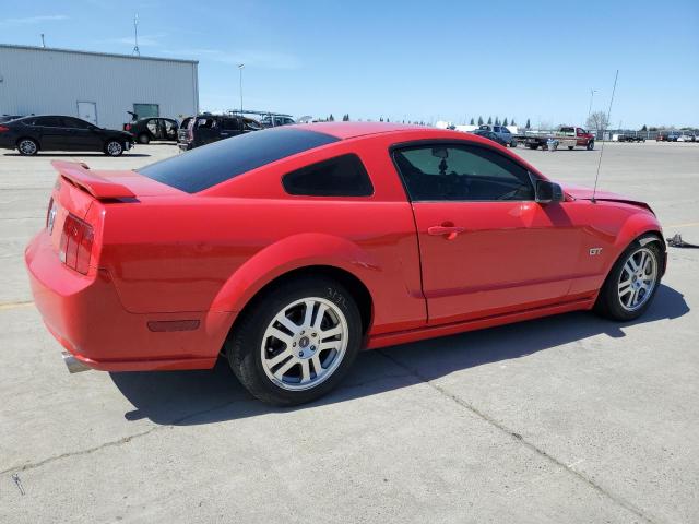 1ZVFT82H455175748 - 2005 FORD MUSTANG GT RED photo 3