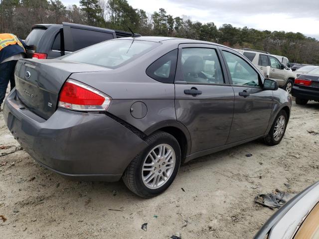 1FAHP3FNXAW273552 - 2010 FORD FOCUS SE GRAY photo 3