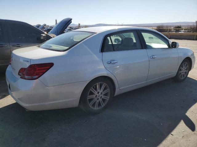 4T1BK36B28U316741 - 2008 TOYOTA AVALON XL WHITE photo 3