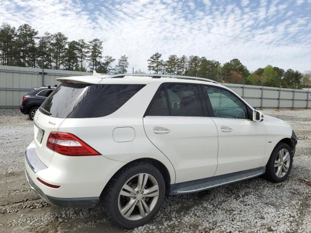 4JGDA5HB0CA019045 - 2012 MERCEDES-BENZ ML 350 4MATIC WHITE photo 3