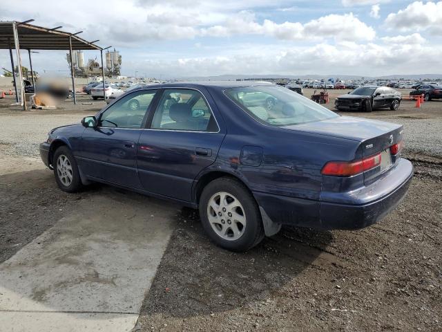 JT2BF28K8X0176015 - 1999 TOYOTA CAMRY LE BLUE photo 2