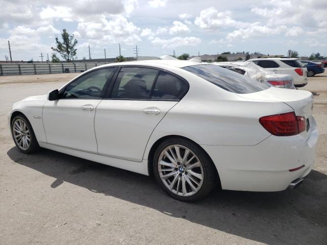 WBAFR9C51CDX78913 - 2012 BMW 550 I WHITE photo 2