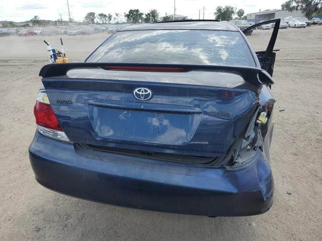 4T1BE32K15U070256 - 2005 TOYOTA CAMRY LE BLUE photo 6