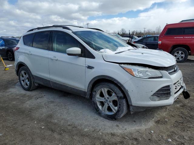 1FMCU9GXXGUB64590 - 2016 FORD ESCAPE SE WHITE photo 4