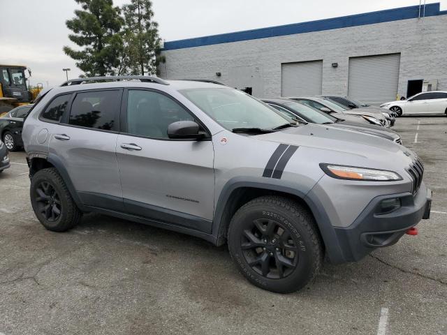 1C4PJMBB8JD582506 - 2018 JEEP CHEROKEE TRAILHAWK GRAY photo 4