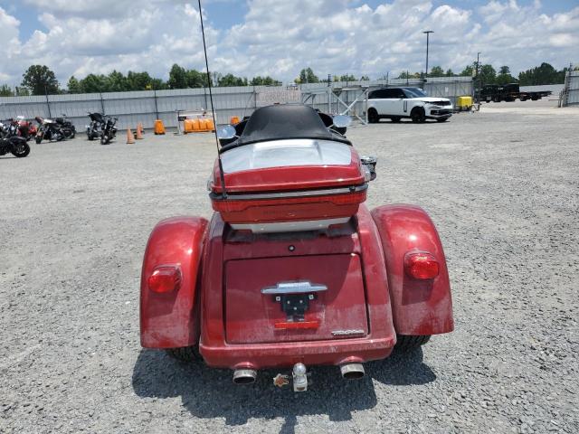 1HD1MAF1XKB860735 - 2019 HARLEY-DAVIDSON FLHTCUTG Czerwony zdjęcie 4