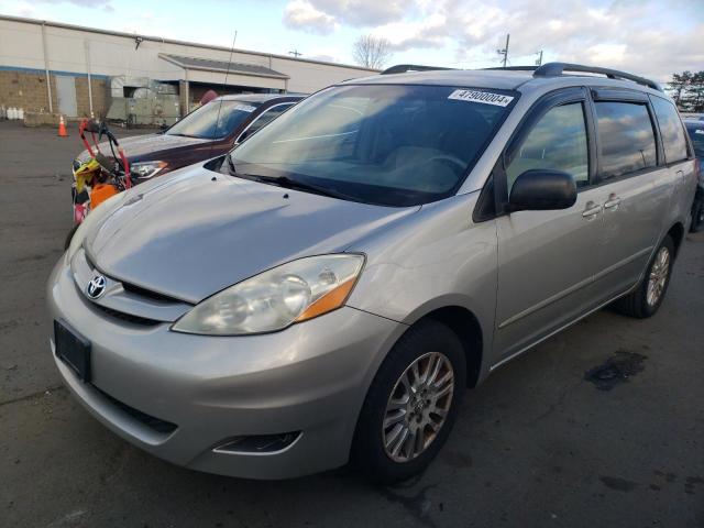 5TDBK23C47S008548 - 2007 TOYOTA SIENNA LE SILVER photo 1