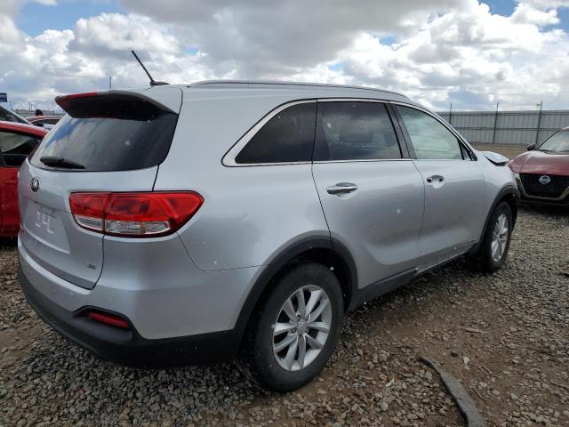 5XYPGDA50JG371697 - 2018 KIA SORENTO LX SILVER photo 3