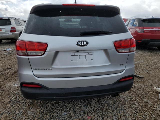 5XYPGDA50JG371697 - 2018 KIA SORENTO LX SILVER photo 6