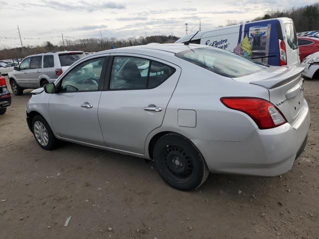 3N1CN7APXHK459594 - 2017 NISSAN VERSA S SILVER photo 2