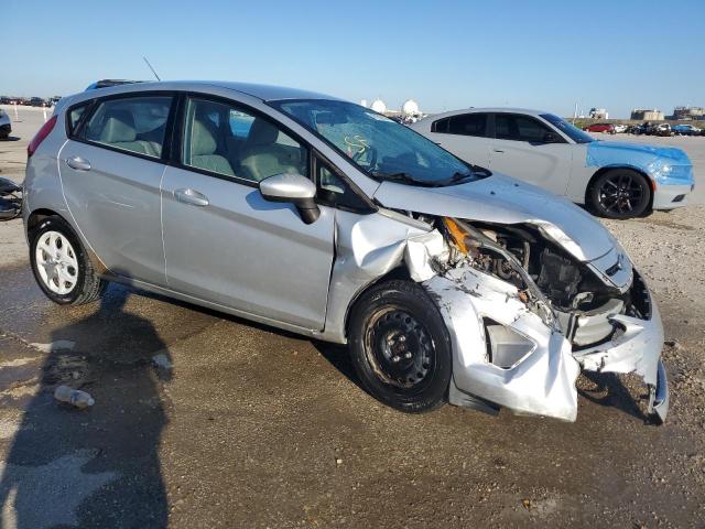 3FADP4EJ5CM110779 - 2012 FORD FIESTA SE SILVER photo 4