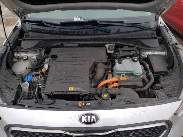 KNDCB3LC6H5101783 - 2017 KIA NIRO FE SILVER photo 11