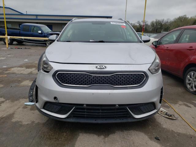 KNDCB3LC6H5101783 - 2017 KIA NIRO FE SILVER photo 5