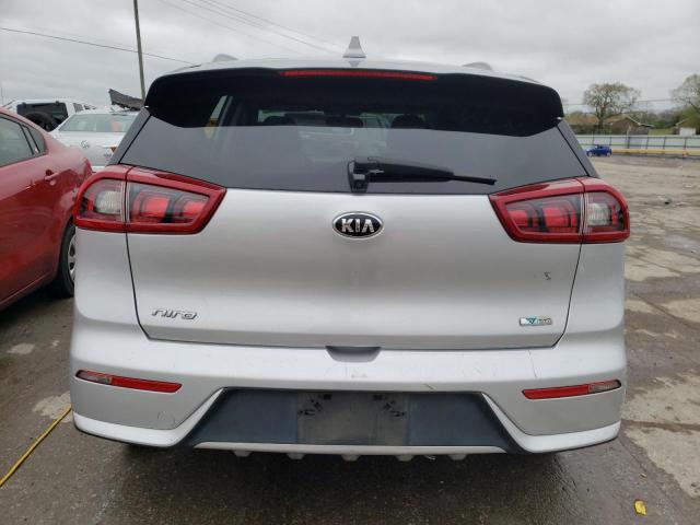 KNDCB3LC6H5101783 - 2017 KIA NIRO FE SILVER photo 6