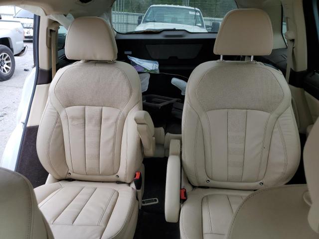 5UXCX4C5XKLS36064 - 2019 BMW X7 XDRIVE50I WHITE photo 10