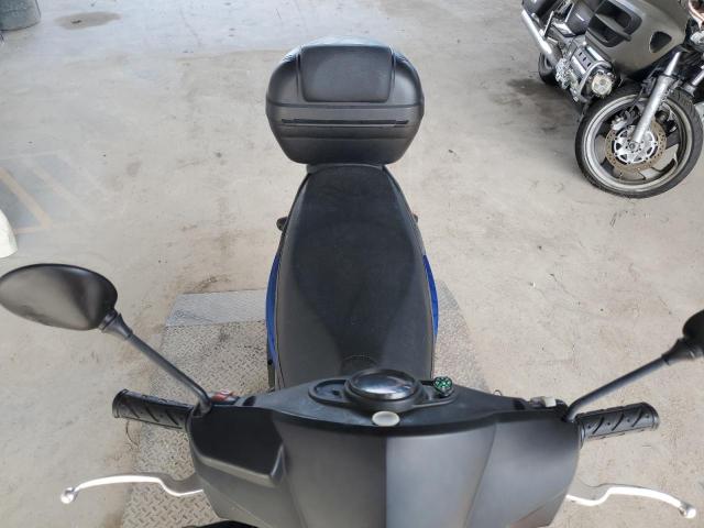 LC2U6G100DC000203 - 2013 KYMCO USA INC AGILITY 125 BLUE photo 5