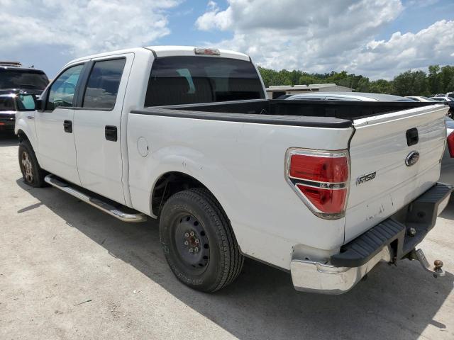 1FTFW1CF7DFB99677 - 2013 FORD F150 SUPERCREW WHITE photo 2