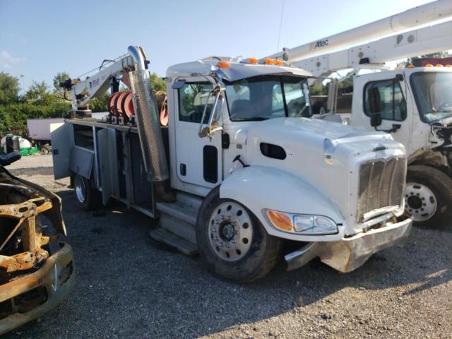 2NP2HN7X3BM116910 - 2011 PETERBILT 337 WHITE photo 1