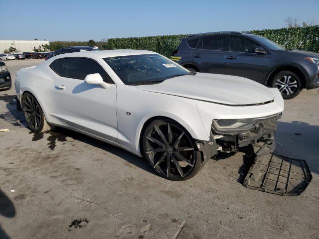 1G1FA1RX6J0163131 - 2018 CHEVROLET CAMARO LS WHITE photo 4