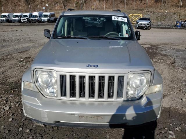 1J8GN28K48W213066 - 2008 JEEP LIBERTY SPORT SILVER photo 5