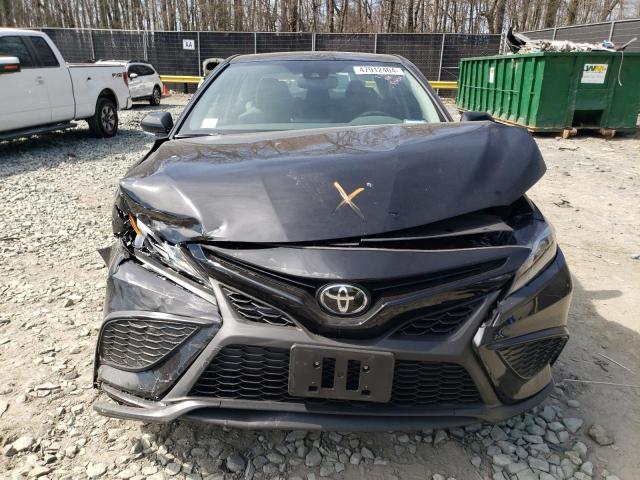 4T1T11AK6RU858350 - 2024 TOYOTA CAMRY SE NIGHT SHADE BLACK photo 5