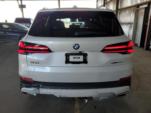 5UX23EU05R9S83980 - 2024 BMW X5 XDRIVE40I WHITE photo 6