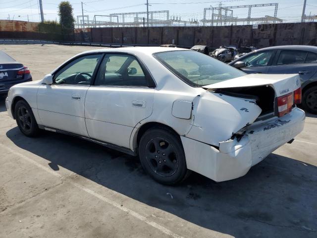 JT8BF22G2V0004778 - 1997 LEXUS ES 300 WHITE photo 2