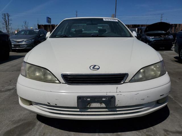 JT8BF22G2V0004778 - 1997 LEXUS ES 300 WHITE photo 5