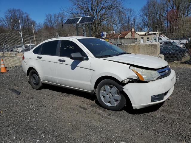 1FAHP3EN2BW174498 - 2011 FORD FOCUS S WHITE photo 4