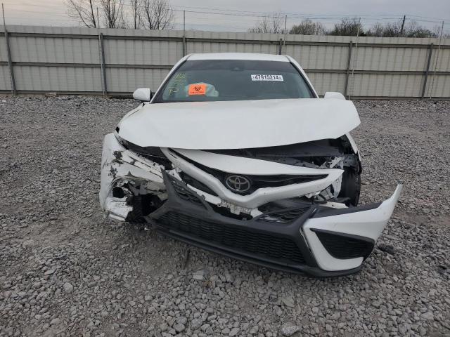 4T1G11AK0PU769744 - 2023 TOYOTA CAMRY SE NIGHT SHADE WHITE photo 5