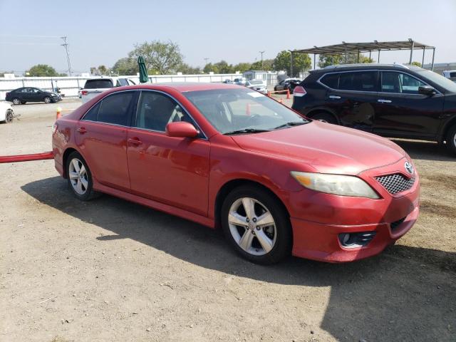 4T1BK3EK9BU615314 - 2011 TOYOTA CAMRY SE RED photo 4