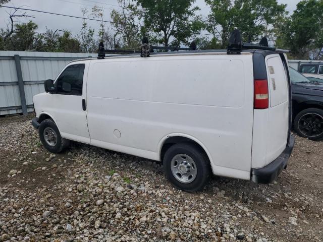 1GCGG25V271135219 - 2007 CHEVROLET EXPRESS G2 WHITE photo 2