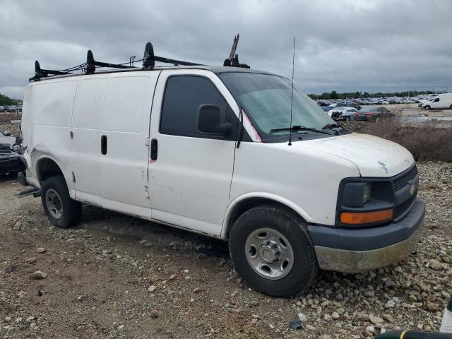 1GCGG25V271135219 - 2007 CHEVROLET EXPRESS G2 WHITE photo 4