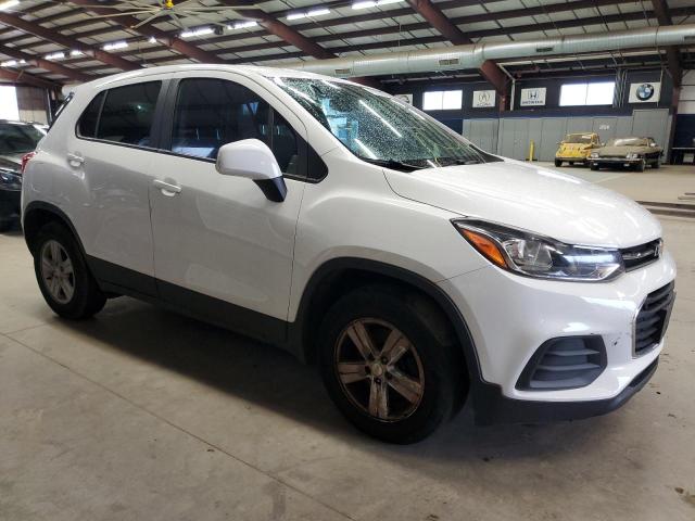 KL7CJKSB3LB018552 - 2020 CHEVROLET TRAX LS WHITE photo 4