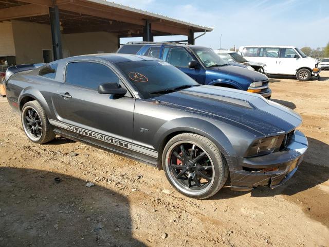 1ZVFT82HX65153142 - 2006 FORD MUSTANG GT GRAY photo 4