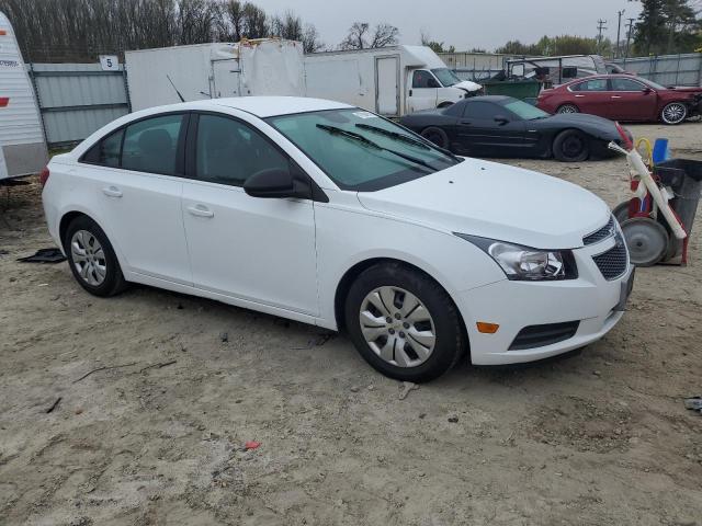 1G1PA5SH9E7346213 - 2014 CHEVROLET CRUZE LS WHITE photo 4