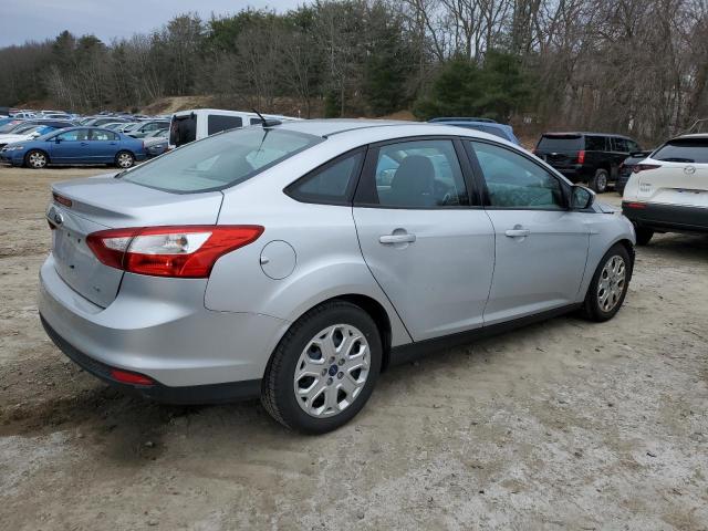 1FAHP3F27CL411316 - 2012 FORD FOCUS SE SILVER photo 3