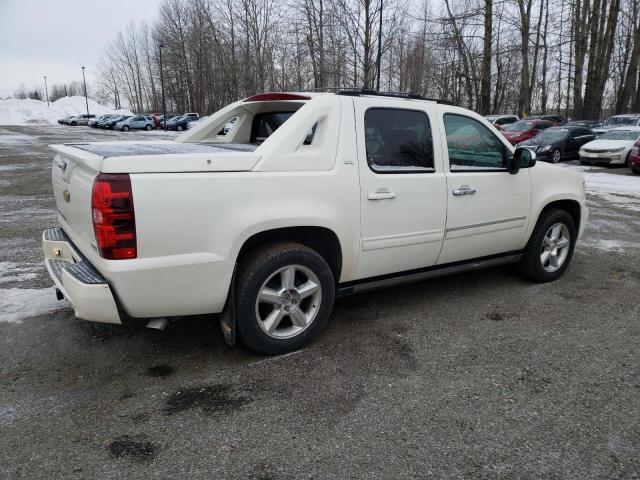 3GNTKGE74CG166308 - 2012 CHEVROLET AVALANCHE LTZ WHITE photo 3