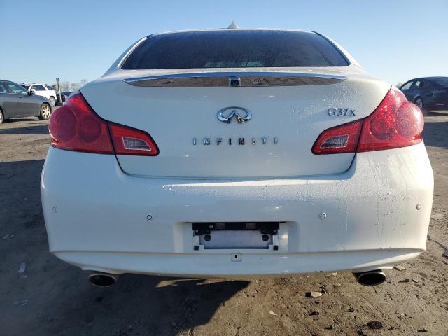 JN1CV6AR5BM352942 - 2011 INFINITI G37 WHITE photo 6