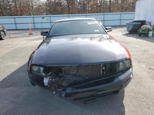 1ZVHT80N355247587 - 2005 FORD MUSTANG BLACK photo 5