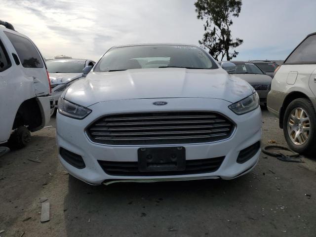 3FA6P0H7XGR343597 - 2016 FORD FUSION SE WHITE photo 5