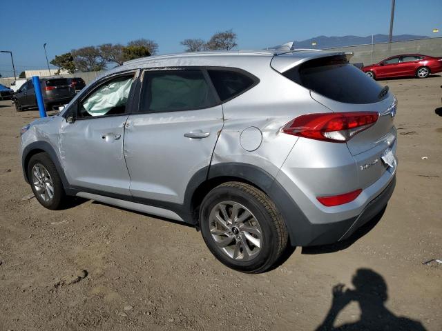 KM8J33A40JU688537 - 2018 HYUNDAI TUCSON SEL SILVER photo 2