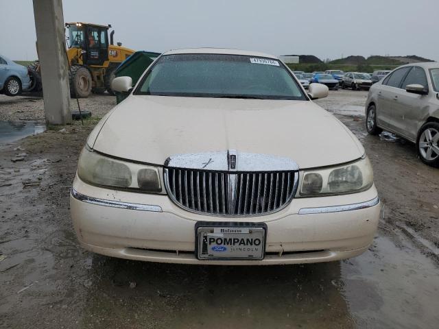 1LNFM83W1WY678100 - 1998 LINCOLN TOWN CARTIER BEIGE photo 5