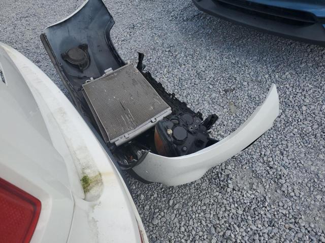 KNDJT2A66D7546390 - 2013 KIA SOUL + WHITE photo 13