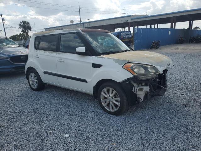 KNDJT2A66D7546390 - 2013 KIA SOUL + WHITE photo 4