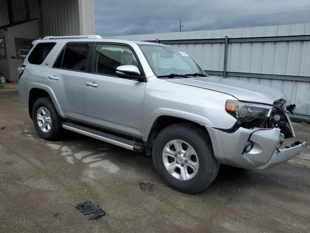 JTEBU5JRXF5205033 - 2015 TOYOTA 4RUNNER SR5 SILVER photo 4