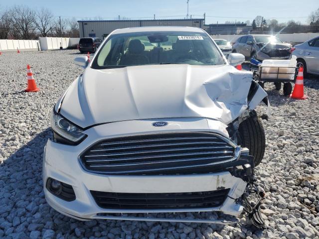 3FA6P0HD5FR120162 - 2015 FORD FUSION SE WHITE photo 5